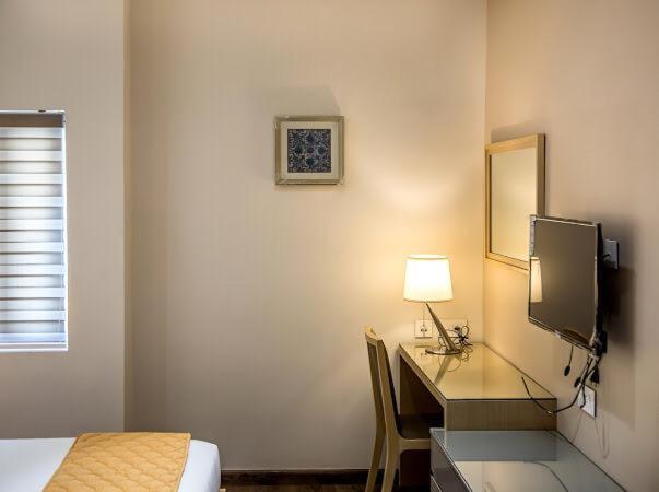 The Mayberry -A Bergamont Group Of Hotels Tiruppur Extérieur photo